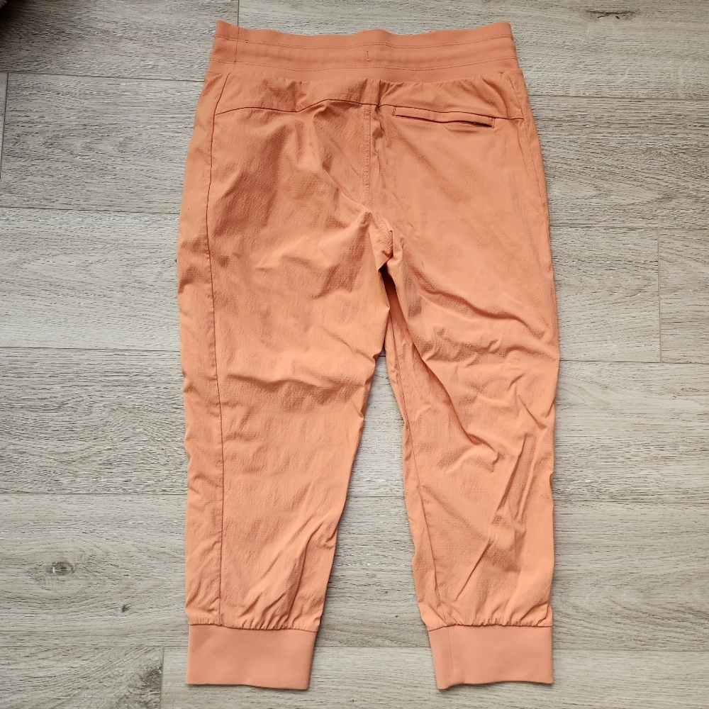Athleta Trekkie North Crop 23" Jogger Womens 10 Dusty Apricot - Picture 6 of 10